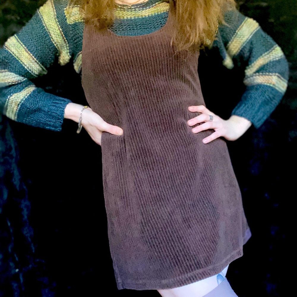 Retro warm brown “corduroy” overall mini dress ✨